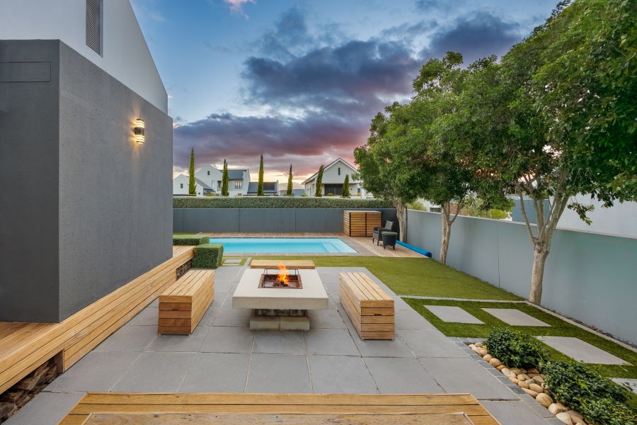 4 Bedroom Property for Sale in Graanendal Western Cape